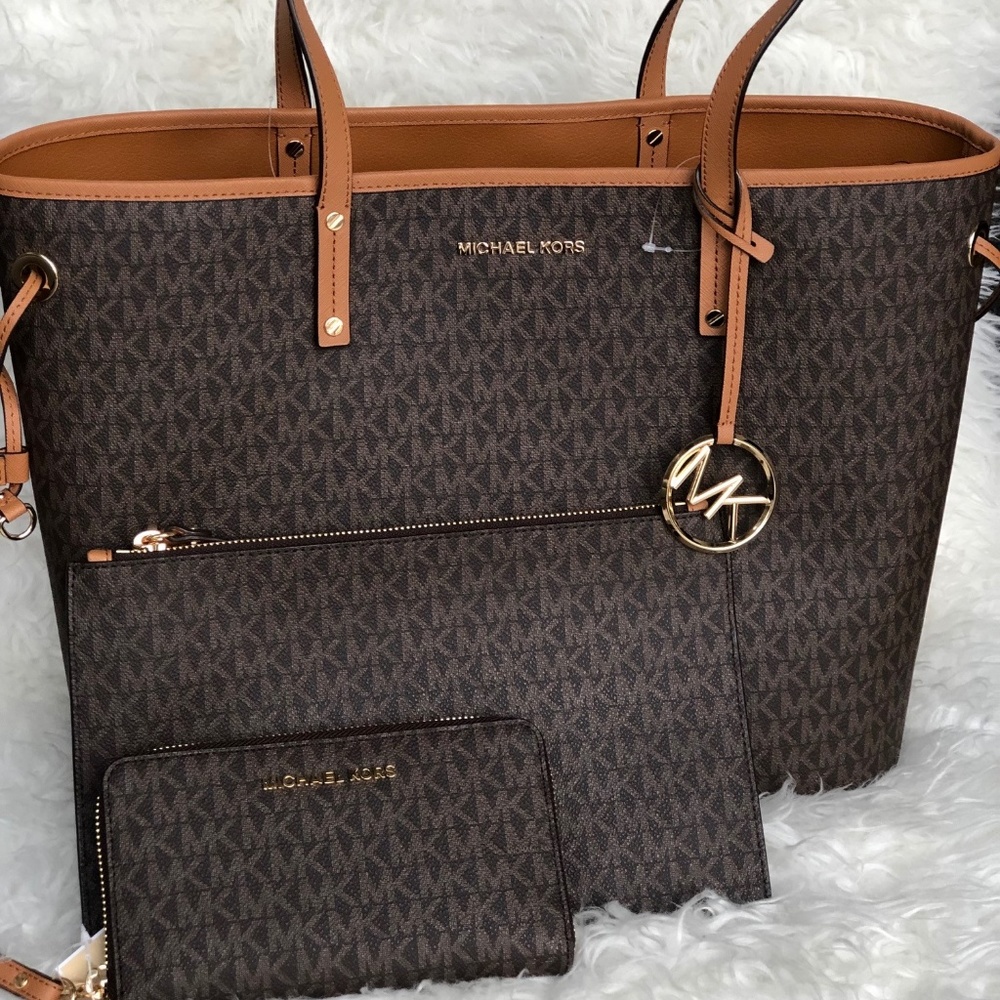 Michael Kors Drawstring Brown Acorn Tote Set